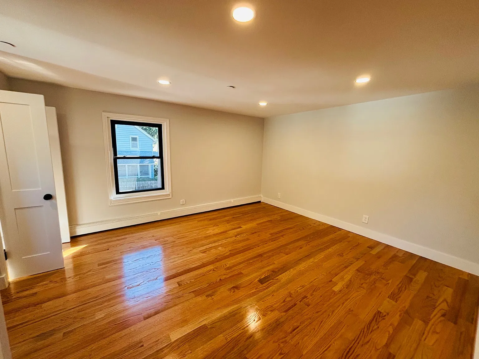 1 bed, 1.0 bath, $2,950 — Photo 2