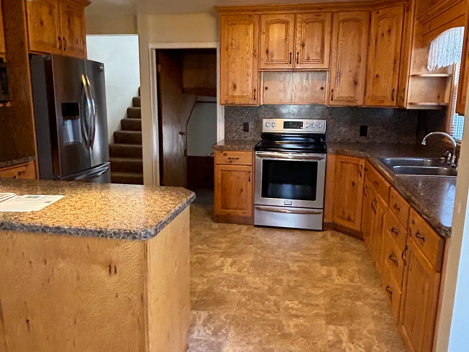 4 bed, 1500 sqft, $1,650 — Photo 2