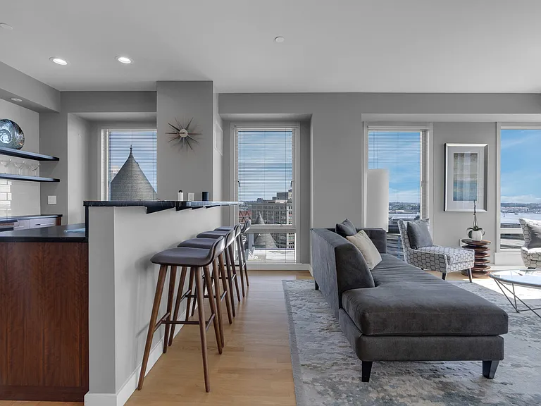 80 Broad St #1403 PENTHOUSE — Photo 2