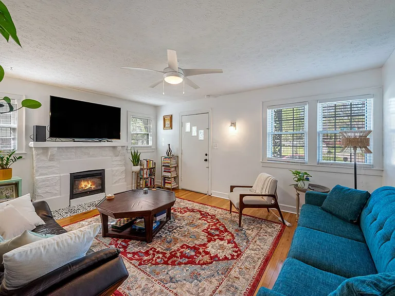 1022 Granada Ave #A — Photo 4