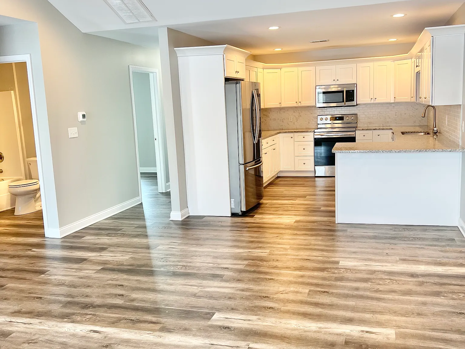 2 bed, 1200 sqft, $1,500 — Photo 3
