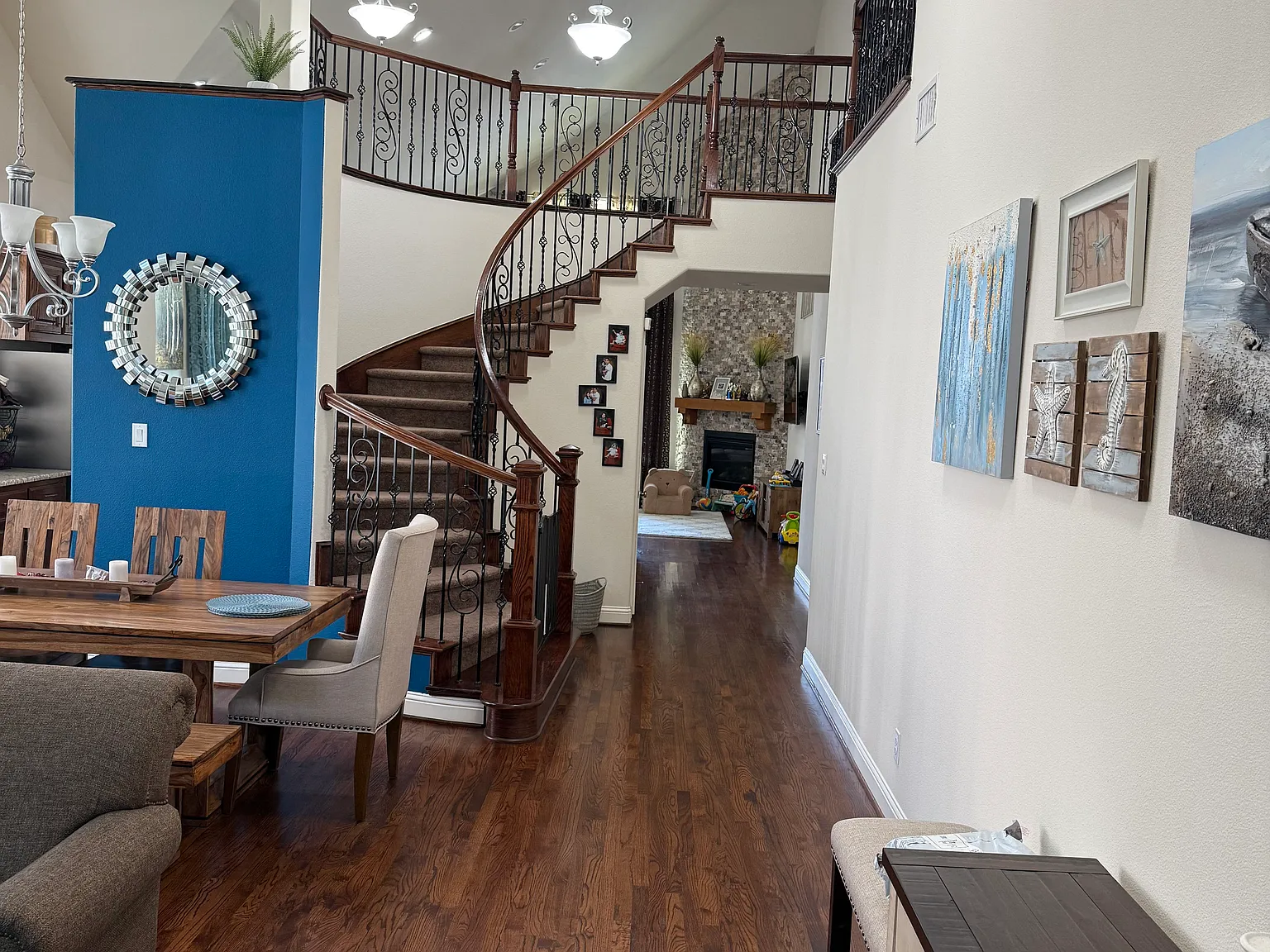 4 bed, 3288 sqft, $3,499 — Photo 2