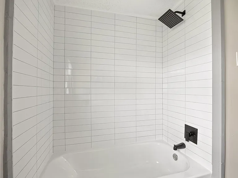 2101 Singleton St #2103 — Photo 21