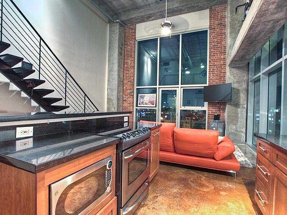 3rd image of 2000 Bagby St APT 7412