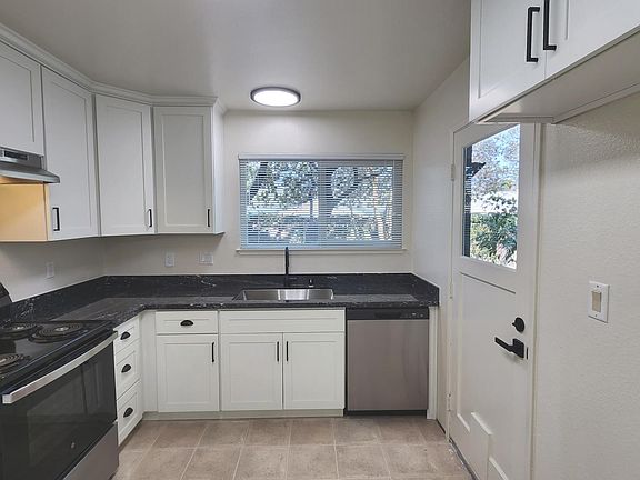 3rd image of 4001 Westporter Dr