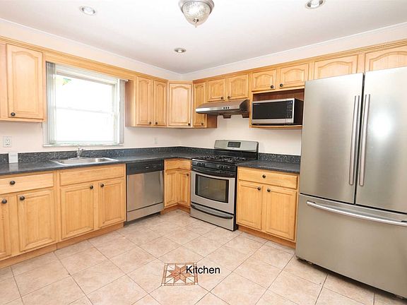 4th image of 8103 267th St