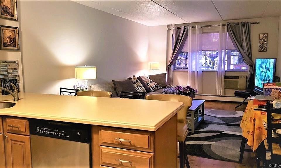 1st image of 1 Consulate Dr APT 3-E