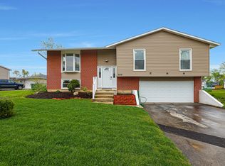 2219 Hiawatha Pkwy, Woodridge, IL