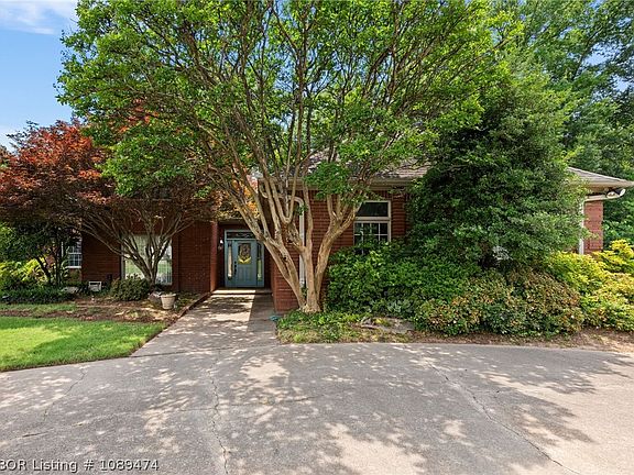 2nd image of 2304 Brigadoon Dr