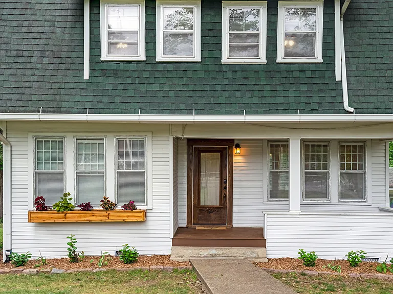 205 W Main St — Photo 3