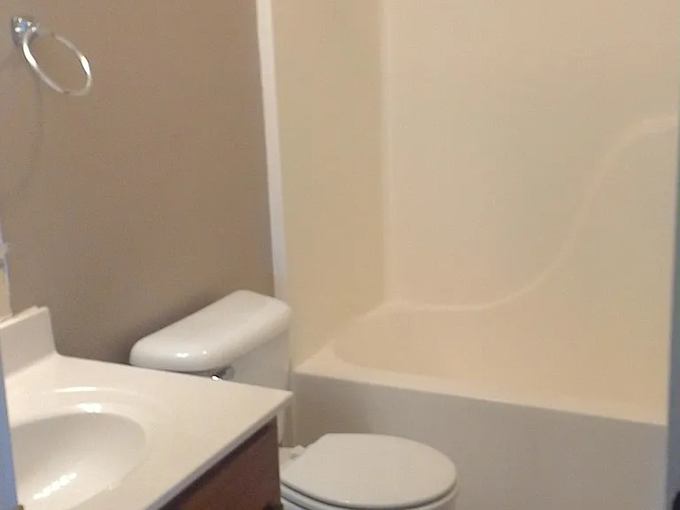 107 Mallory Ct — Photo 11
