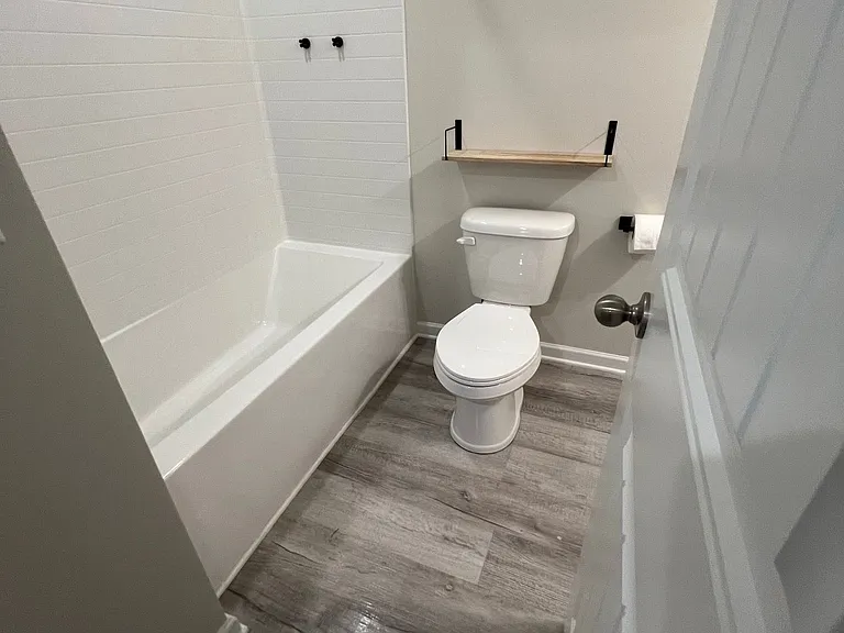 136 Southern Oak Dr — Photo 8
