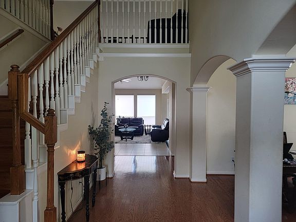 4th image of 411 Starleaf Ln