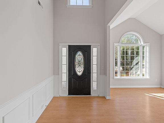 3rd image of 5717 Keowee Way