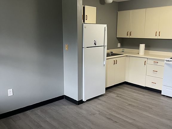 2nd image of 36 Mary St #203