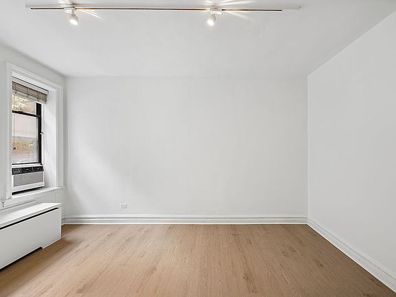 4th image of 221 E 76th St APT 1B