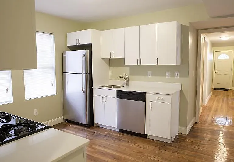 Building Photo - 4043 Washington St #2L