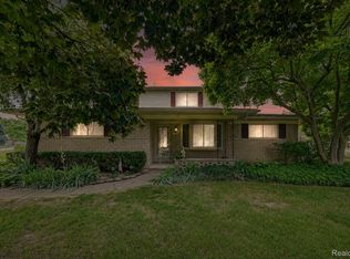 17320 Brill Dr, Clinton Township, MI 48035