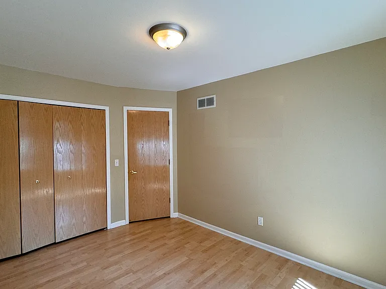 215 Cherry Dr — Photo 11