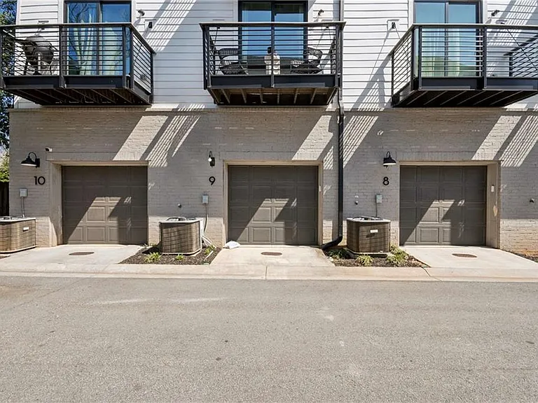 1350 May Ave SE #9 — Photo 37