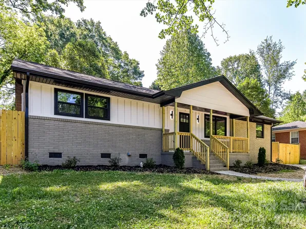 3132 Sudbury Rd, Charlotte, NC 28205