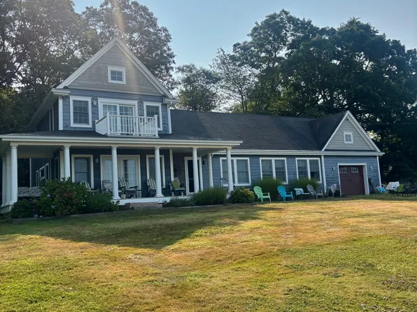 138 Old Black Point Rd, Niantic, CT 06357