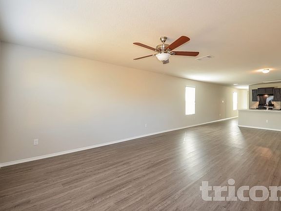 3rd image of 5118 Everett Loop