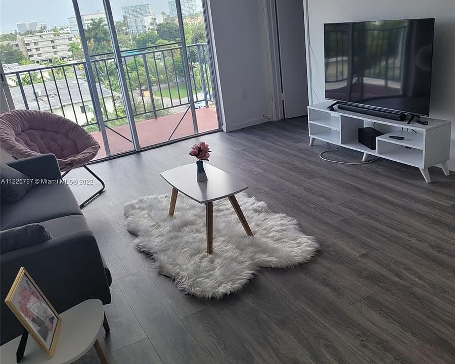 1st image of 12500 NE 15th Ave APT 607