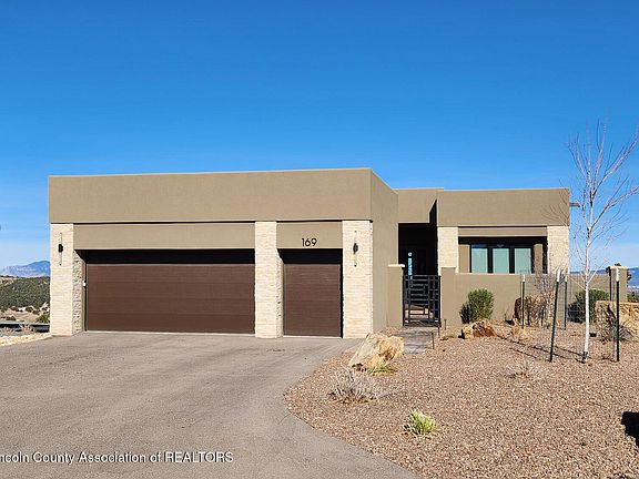 2nd image of 169 Lincoln Hills Dr
