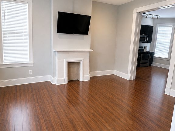 2nd image of 1876 W 45th St #1