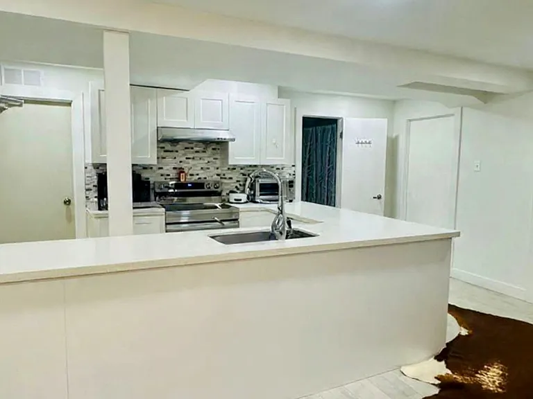 25 Arbutus Cres #LOWER — Photo 8