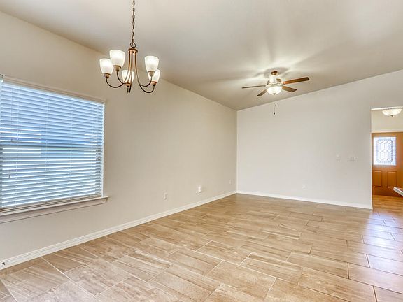3rd image of 14334 Loma Esmeralda Dr