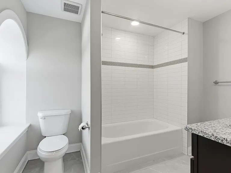 18 N Union Ave #5 — Photo 26