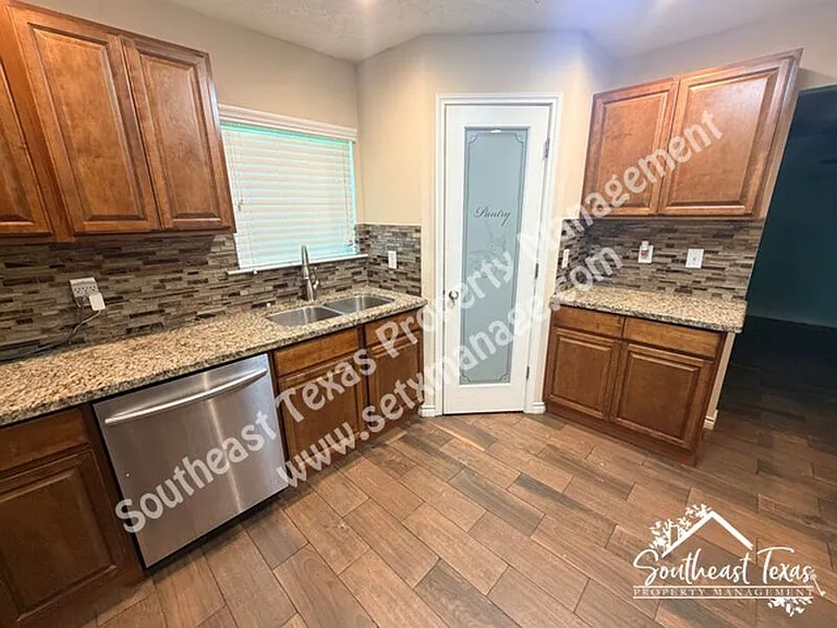 6033 Reba Dr — Photo 4