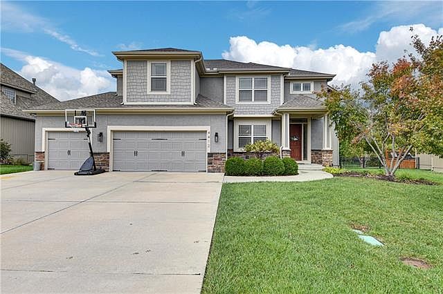 1st image of 4412 NE Hideaway Hill Cir