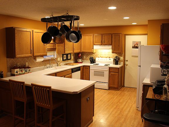 Huge kitchen 