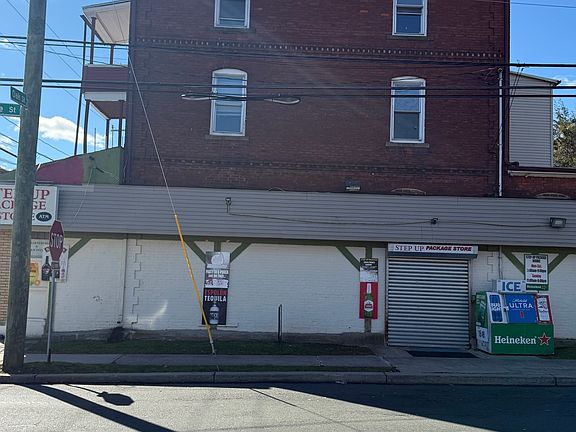 4th image of 198 Oak Street