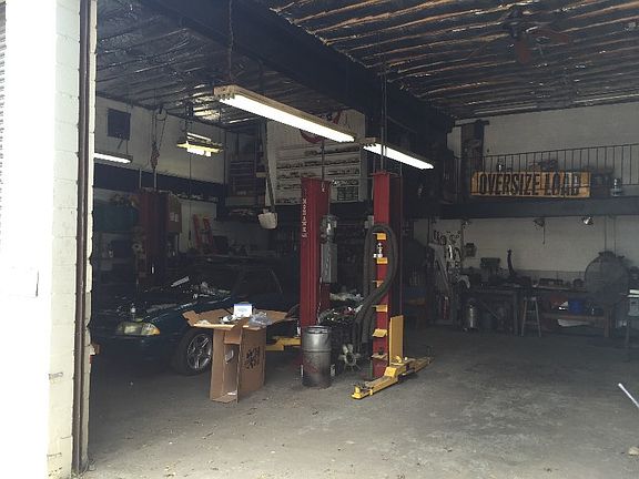 2nd image of 442 Northfield Ave