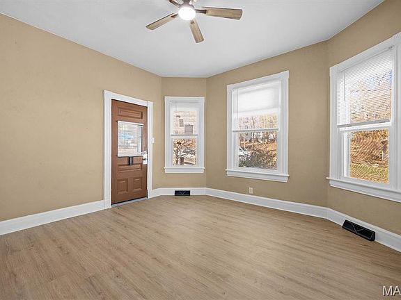 4th image of 313 Dry St