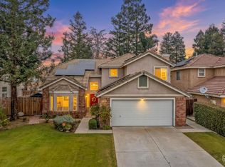 1001 Foxcroft Ln, Bakersfield, CA 93312