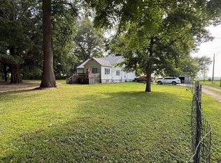 206 S Lake St, Oakford, IL 62673