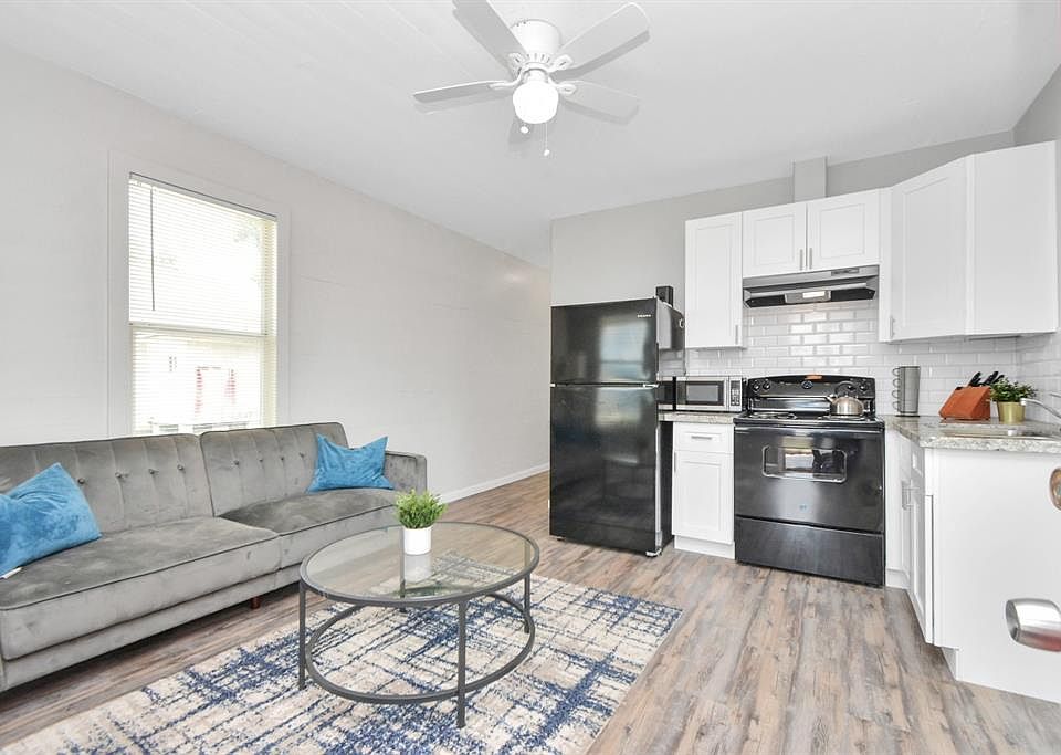 1st image of 1809 Roosevelt St #1809