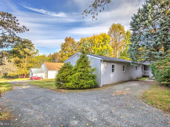121 House Rock Rd, Pequea, PA 17565