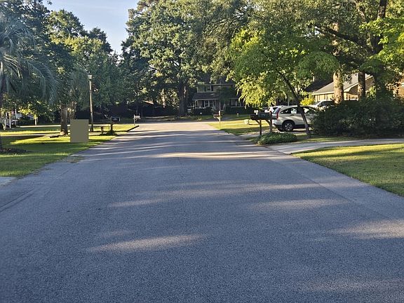 5th image of 423 Chatham Pl