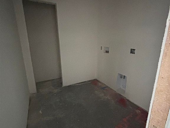 3rd image of 718 Grand Valley Loop