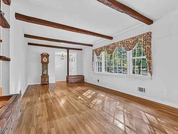 4th image of 1003 Buxton Rd