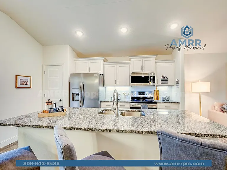 1718 Farmer St — Photo 10