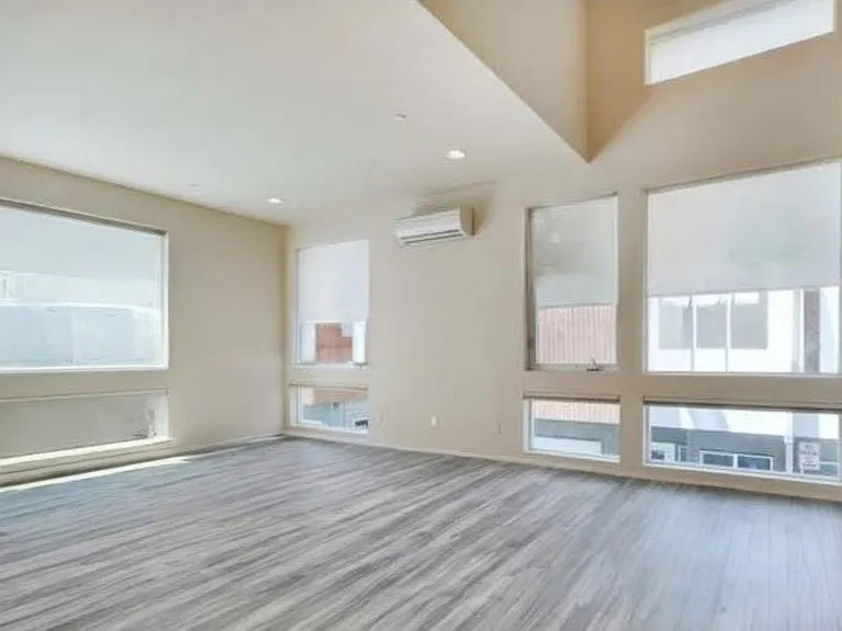 2356 Court G #48 — Photo 11