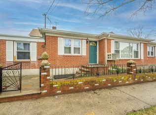 119-55 7th Ave, College Pt, NY 11356