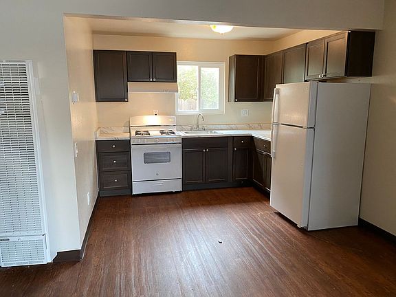 2nd image of 6 Arkwright Ct #4